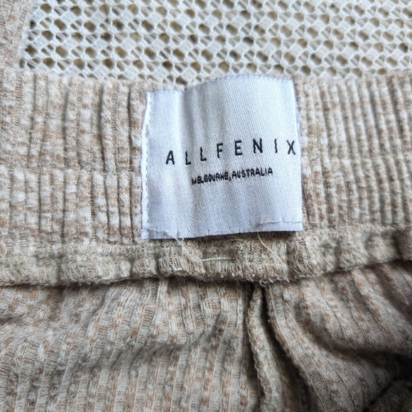 Taupe Ribbed Jogger Pants - Picture 3 of 4